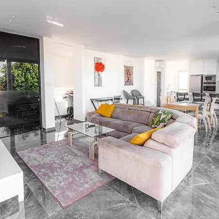 Villa The Royal Palace Lux Protaras